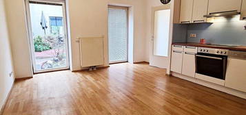 PENZINGER STRASSE, UNBEFRISTET, 44 m2 Altbau mit Terrasse/Garten, Wohnküche, 1 Zimmer, Wannenbad, Parketten, gefördert, Hofruhelage