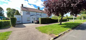 3 bed semi-detached house to rent