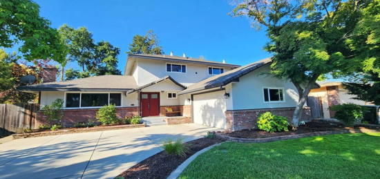 7021 Wilshire Cir, Sacramento, CA 95822