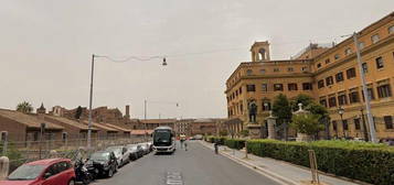 CASTRO PRETORIO - stanza singola con BALCONE