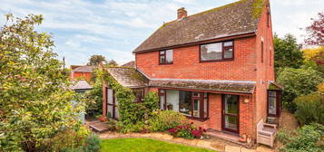 5 bed detached house for sale