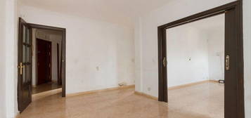 Piso en venta en Calle Guindales, Zona Renfe