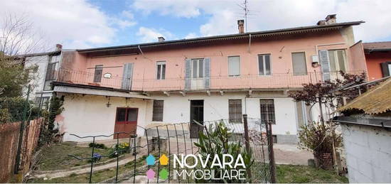 Villa bifamiliare viale Rimembranze, 24, Vespolate