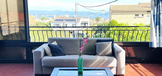 APPARTEMENT DE TYPE 2/3 DE 47 m² ET TERRASSE DE 20 m² AVEC VUE MER SUR LES HAUTEURS DE LA CIOTAT