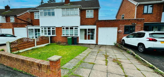 3 bed semi-detached house for sale