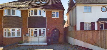 5 bedroom semi-detached house for sale