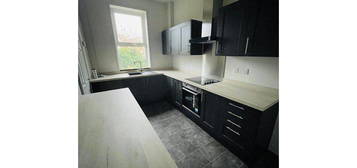 Terraced house to rent in Bridge Street, Morley, Leeds LS27