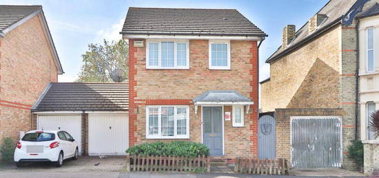 3 bedroom detached house