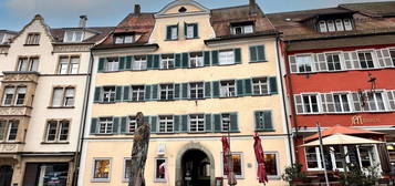 NOSTALGIE BEIM OBERTOR!  Modernisierte, grosszügige 4 1/2-Zi.Whg. mit Loggia in historischem Haus