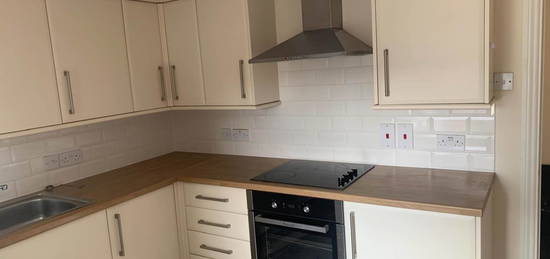 2 bed flat to rent