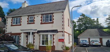 4 bedroom detached house to rent