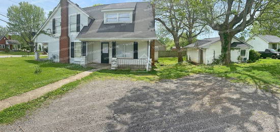 142 N Russell St Unit Guest House, Portland, TN 37148