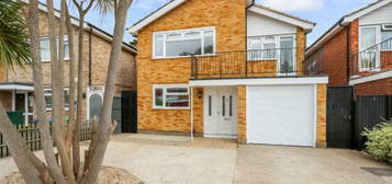 4 bedroom detached house