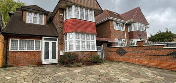 4 bed detached house for sale