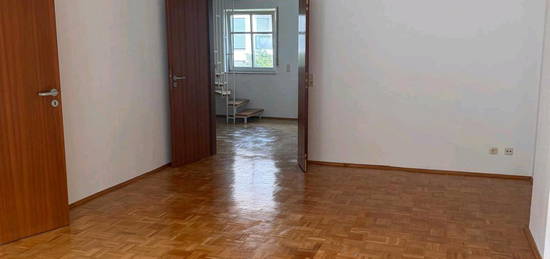 Maisonette-Wohnung: 3,5 Zimmer mit moderner Ausstattung