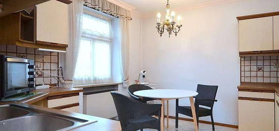 Attraktive und modernisierte 2-Zimmer-Wohnung mit Balkon und Einbauküche in Friedrichshafen