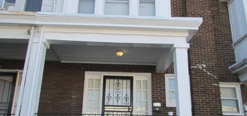 722 Mayfair St, Philadelphia, PA 19124