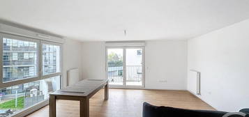 Appartement meublé  à louer, 4 pièces, 3 chambres, 84 m²