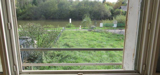 Au sud d'AUXERRE- PAVILLON bien situé