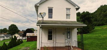 127 Grove Ave, Chicora, PA 16025