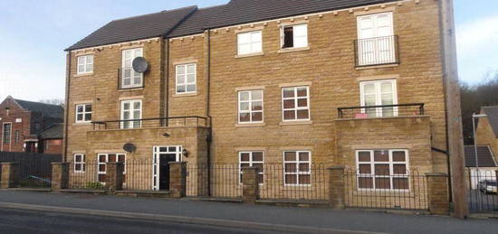 Flat to rent in Sylvan Ridge, Ferndale, Huddersfield HD2