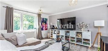 Flat to rent in 168 West Green Road, Seven Sisters N15