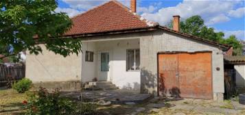 Kiskunhalas Tabán városrészben kétszobás családi ház eladó