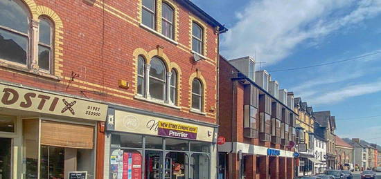 Flat to rent in High Street, Builth Wells LD2