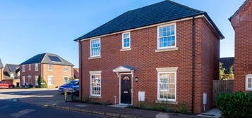 4 bed detached house for sale