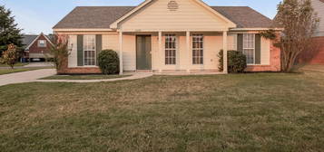 10696 Pecan View Dr, Olive Branch, MS 38654