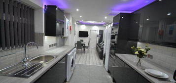 6 bed shared accommodation to rent