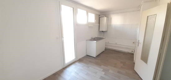 Appartement  à louer, 3 pièces, 2 chambres, 63 m²