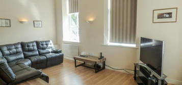 3 bedroom flat to rent