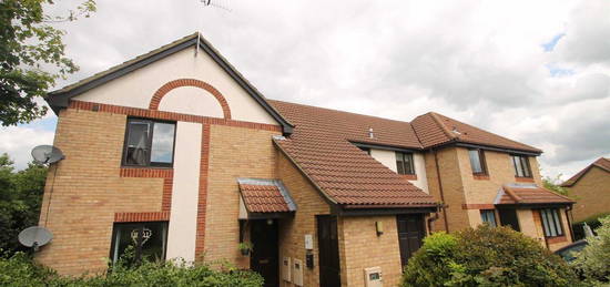 Flat to rent in Pimpernel Grove, Walnut Tree, Milton Keynes MK7