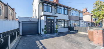 4 bed semi-detached house for sale