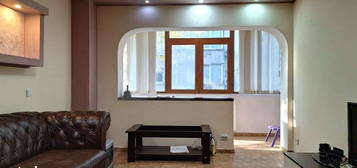 Vanzare apartament 2 camere zona Decebal / etaj 1