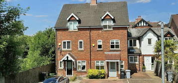 3 bedroom terraced house