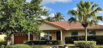 10680 NW 6th Ct, Coral Springs, FL 33071