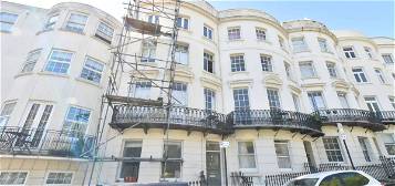 Flat to rent in Norfolk Square, Brighton BN1