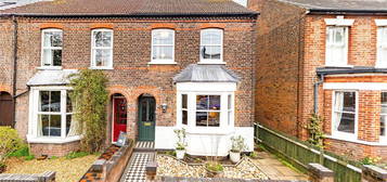 2 bed semi-detached house for sale