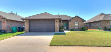 10620 SW 35th St, Yukon, OK 73099