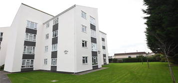 Flat to rent in Hill View Court, Locking Road, Weston Super Mare BS22