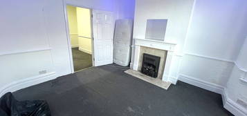 5 bed terraced house to rent