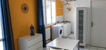 Studio meublé  à louer, 1 pièce, 27 m², Parking