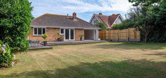 3 bed detached bungalow for sale