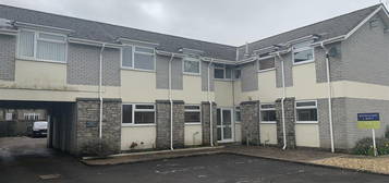 Flat to rent in North Road, Cowbridge CF71