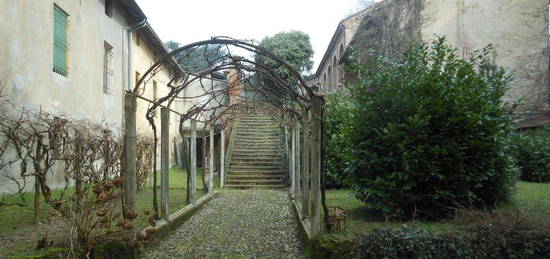 Rustico e casale in vendita in piazza Gianalberto Gritta Tassorello