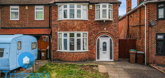 3 bedroom detached house