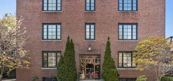 11 Monmouth Ct Apt 5, Brookline, MA 02446