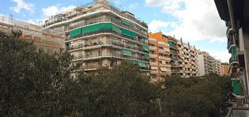 Piso en venta en Sants-Badal